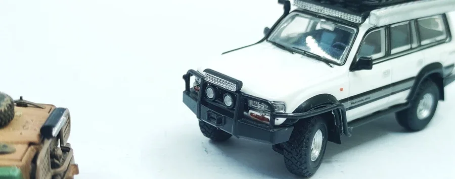 1:64 Manual Off-road Vehicle Model for Simulation Wrangler Car Spotlight Can Not Be Bright YY009