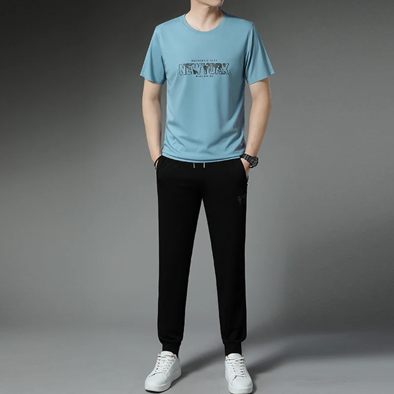 

Новая мужская спортивная футболка 2025 года с коротким рукавом, летняя повседневная, с круглым вырезом, модная, свободного кроя, базовая, однотонная, трендовая, для молодежи