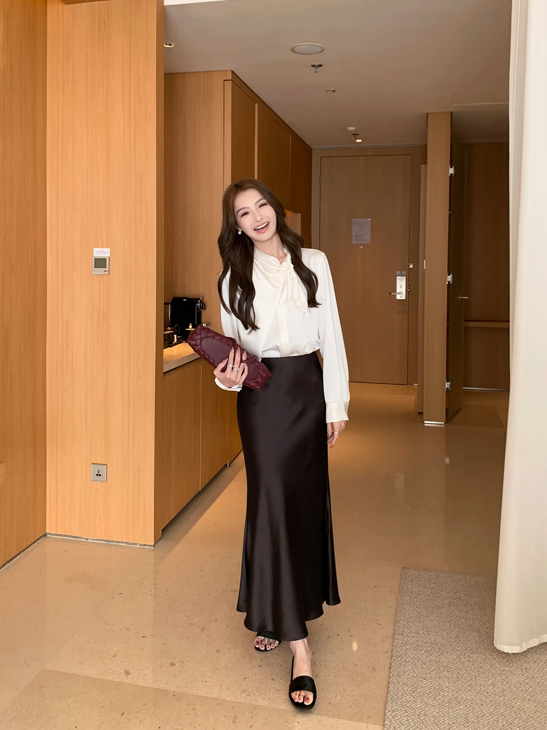 

Женская атласная юбка-футляр Ele Satin Fi Tail с драпировкой из ацетата, модель Maven Lin, премиум-качество, весна 2026