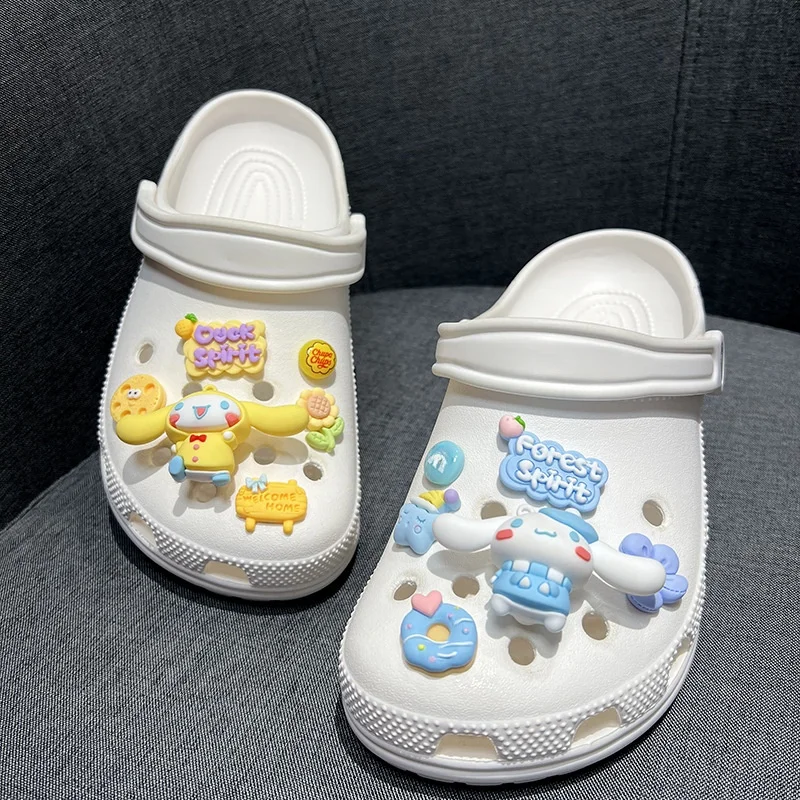 MINISO simpatico cartone animato 3D Sanrio cane dalle orecchie grandi scarpe con ciondoli fai da te accessori scarpe da giardino scarpe con foro decorazione regali per feste di festival