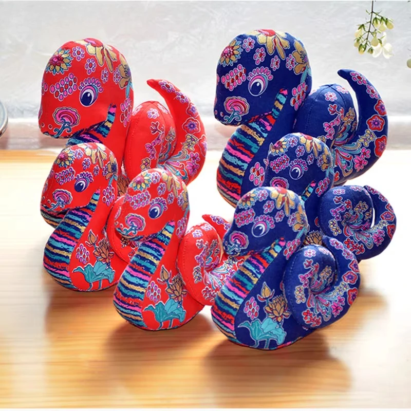 

Новогодний талисман, кукла-змея, ручная работа, китайский стиль, характерный китайский зодиак, подарок на день рождения