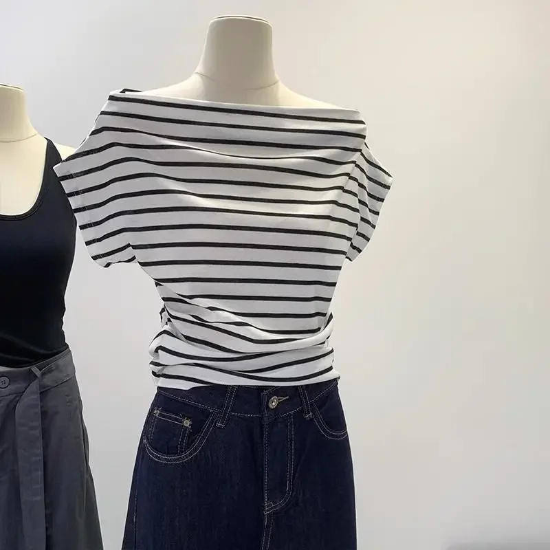 

2025 Summer New Loose Shoulder Top Fashionable One-shoulder Striped Short-sleeved T-shirt for Women