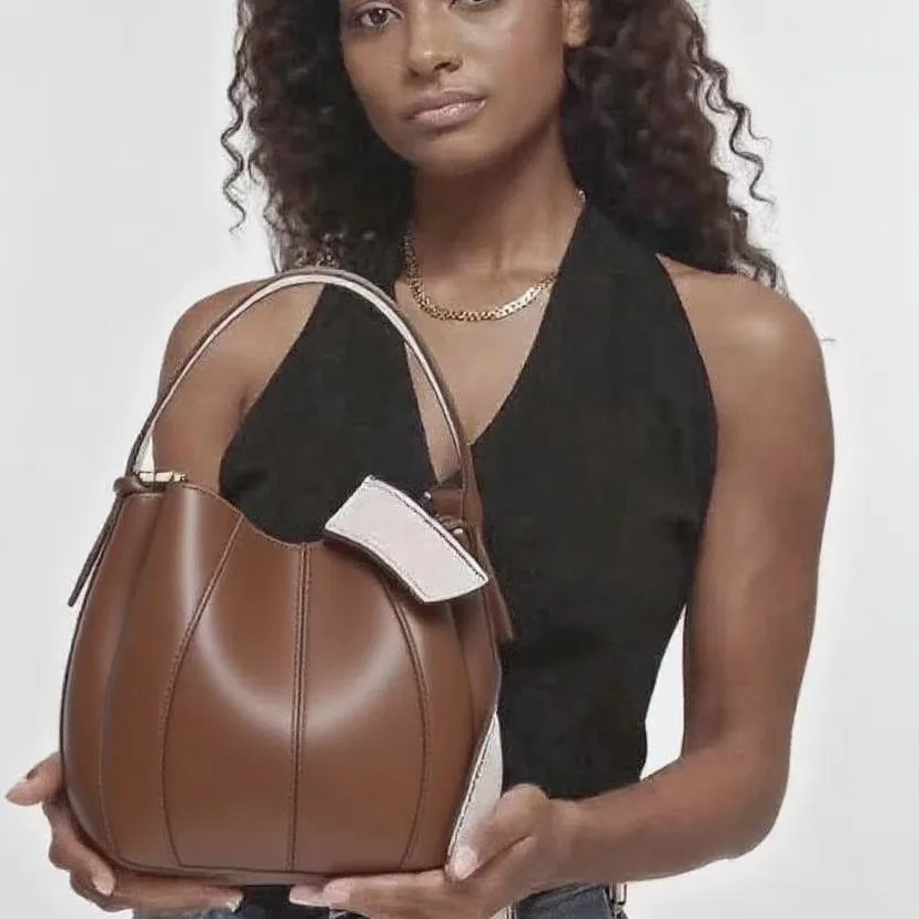 

Series line decoration bundle mouth bucket bag fashionable versatile large capacity portable shoulder messenger bag bag