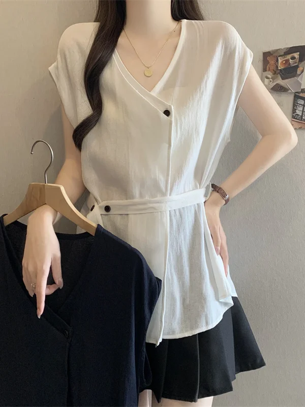 

Slimming V-Neck Short Sleeve Shirt for plus Size Women Casual Style Loose Fit Fashionable Versatile Summer Design Waist-Cinch...