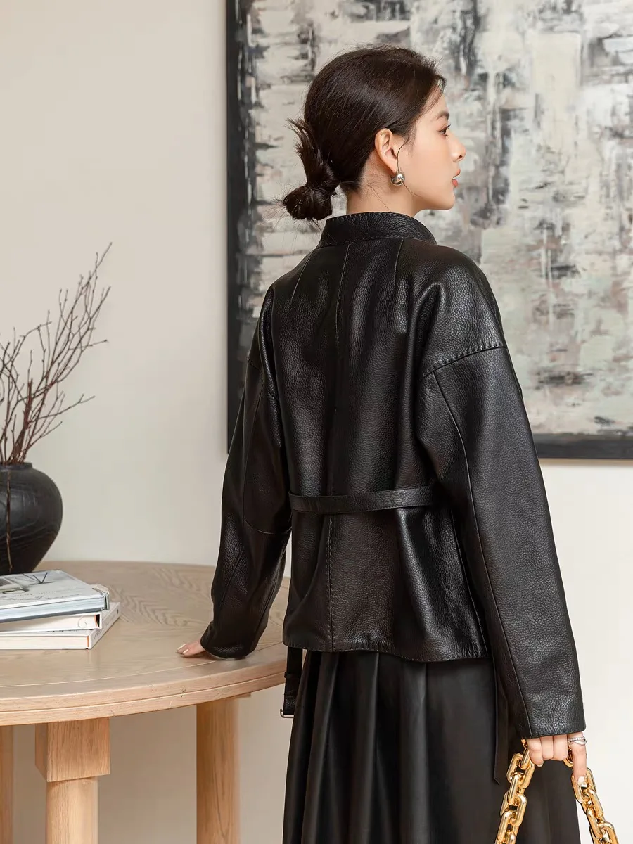 Ropa de primavera 2025 para mujer, abrigo elegante de cuero genuino para mujer, chaquetas con cinturón y cuello en V, ropa de calle negra para oficina para mujer