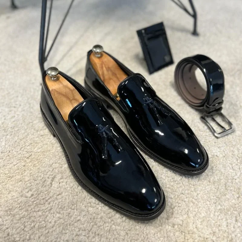 Mocassins de couro envernizado preto masculino, sapatos de negócios para casamento, borlas formais, novos, tamanho 38-46