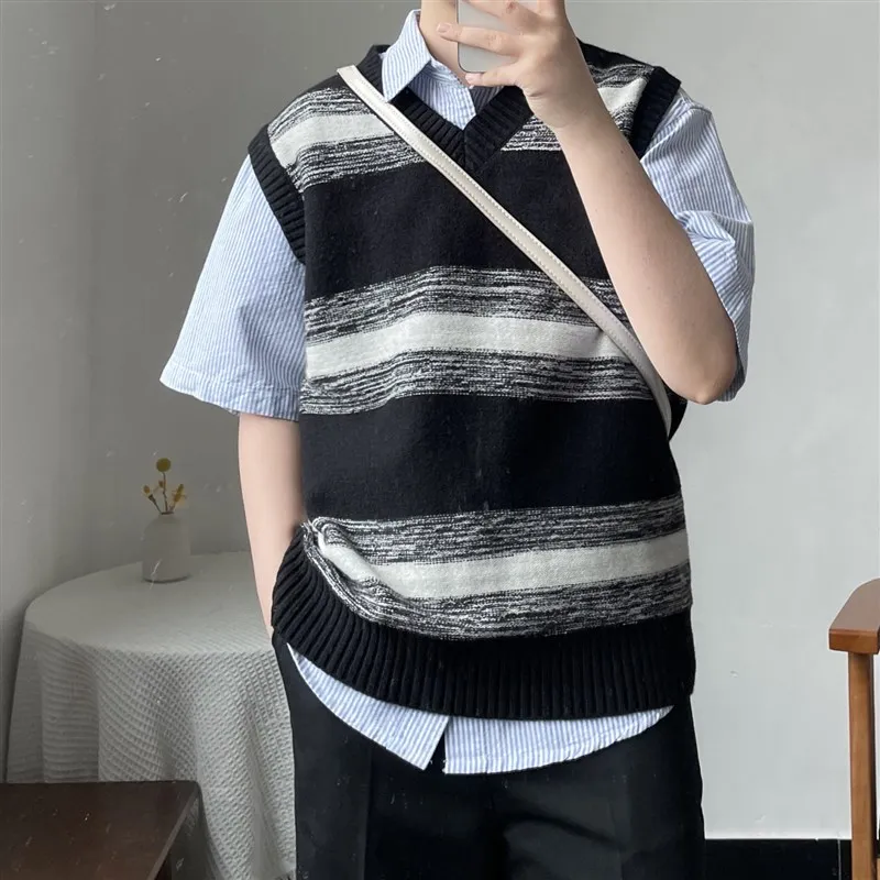 

Ueno 24 New Knitted Vest College Style V-Neck Striped Sweater Quality Knitted Shirt Standard Fit Fashion Urban Casual
