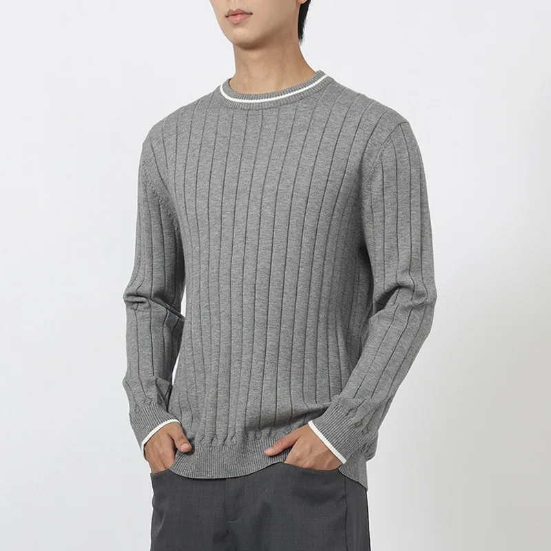 เสื้อสเวตเตอร์ถักลายทางแขนยาวทรงหลวมสไตล์ลำลองสำหรับผู้ชาย เสื้อยืดแฟชั่นธุรกิจ เสื้อจั๊มเปอร์สำหรับใส่ทำงาน