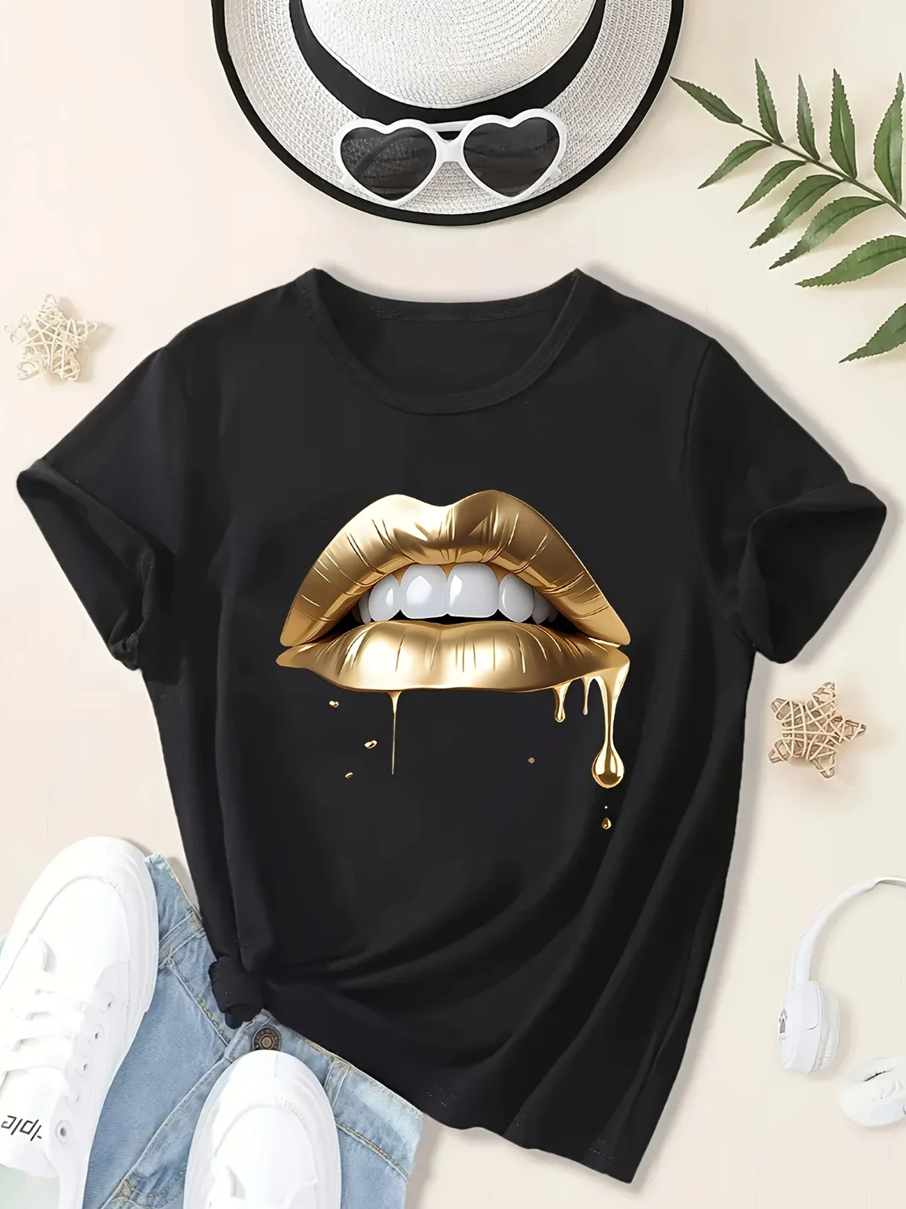 

Plus - Size Stylish Gold Lips Graphic Tee, Black Short - Sleeve with Dripping Lip Print