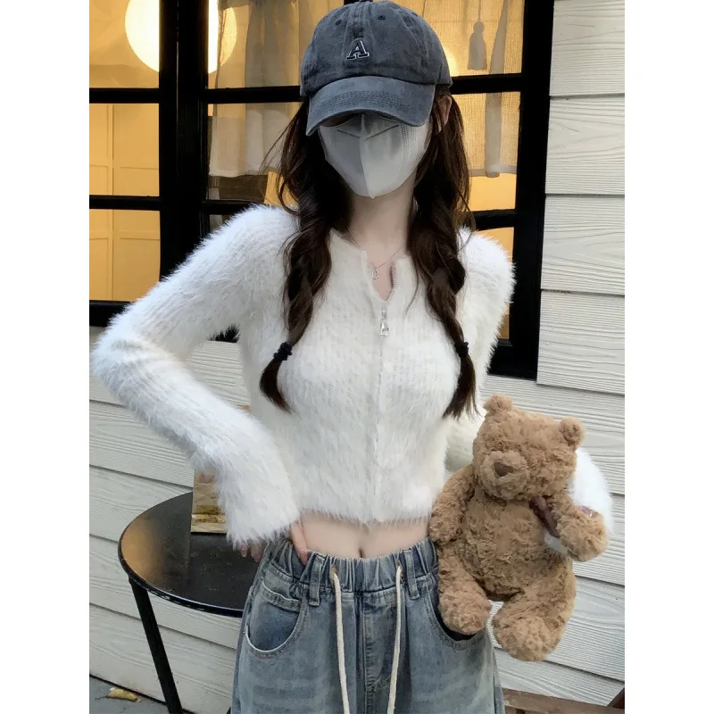 Soft Sticky Short Sweater For Women In Autumn Winter, A Niche Design Sense. High Waisted Top With Mink Fur And Thick Inner As