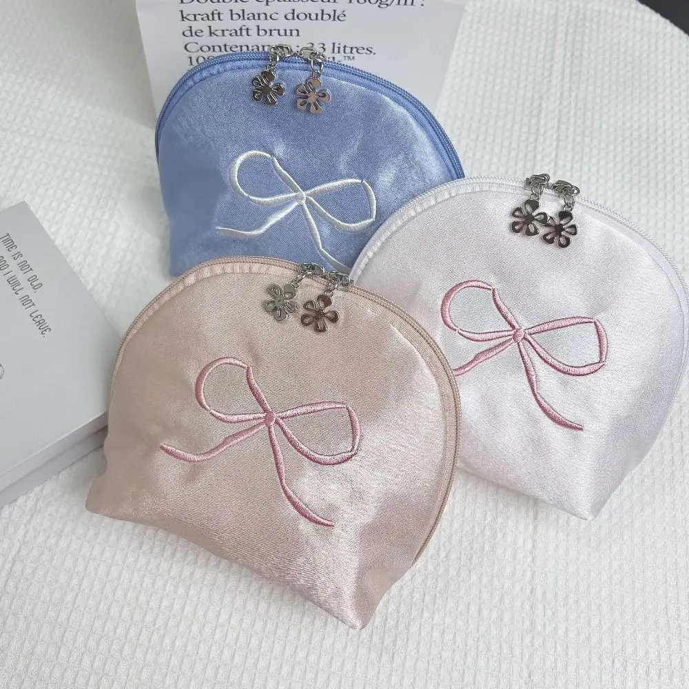 

Multifunctional Portable Bow Purse Korean Style Zipper Pouch Cute Makeup Bag Bowknot Soft Cosmetic Bag Student