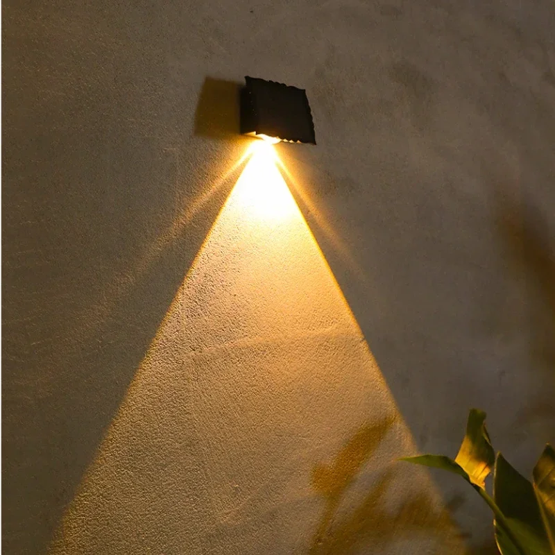 

Solar LED Wall Washing Lamp Outdoor Courtyard Household Wall Lamp Garden Atmosphere Lamp Up and Down Luminous Spotlights