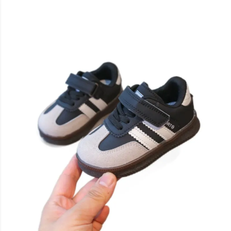 

2025 autumn new black white baby soft soled walking shoes boys leather casual board shoes for girls sports shoes Size 16-30