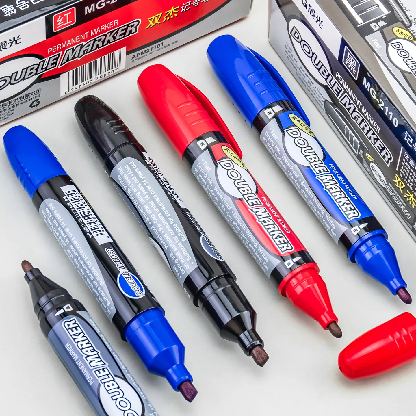 M&G MG2110 Permanent Marker Pens Quick‑Dry Large Tip Markers Black Colors Waterproof Oil‑Based Markers Poster Marking Office Use
