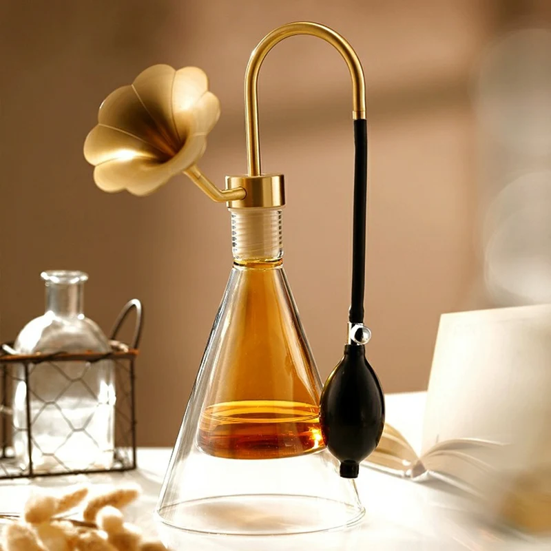 

Yander New Arrival Ora Brass fragrance smelling bottle Coffee Bean Wine Tea Perfume Bottle For Exhibition Display