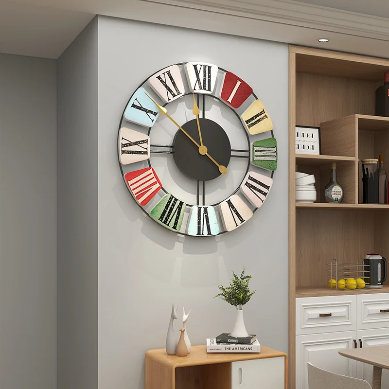 New European Simple Wall Clock Round Roman Numerals Iron Clock Home Decorated Living Room Clock