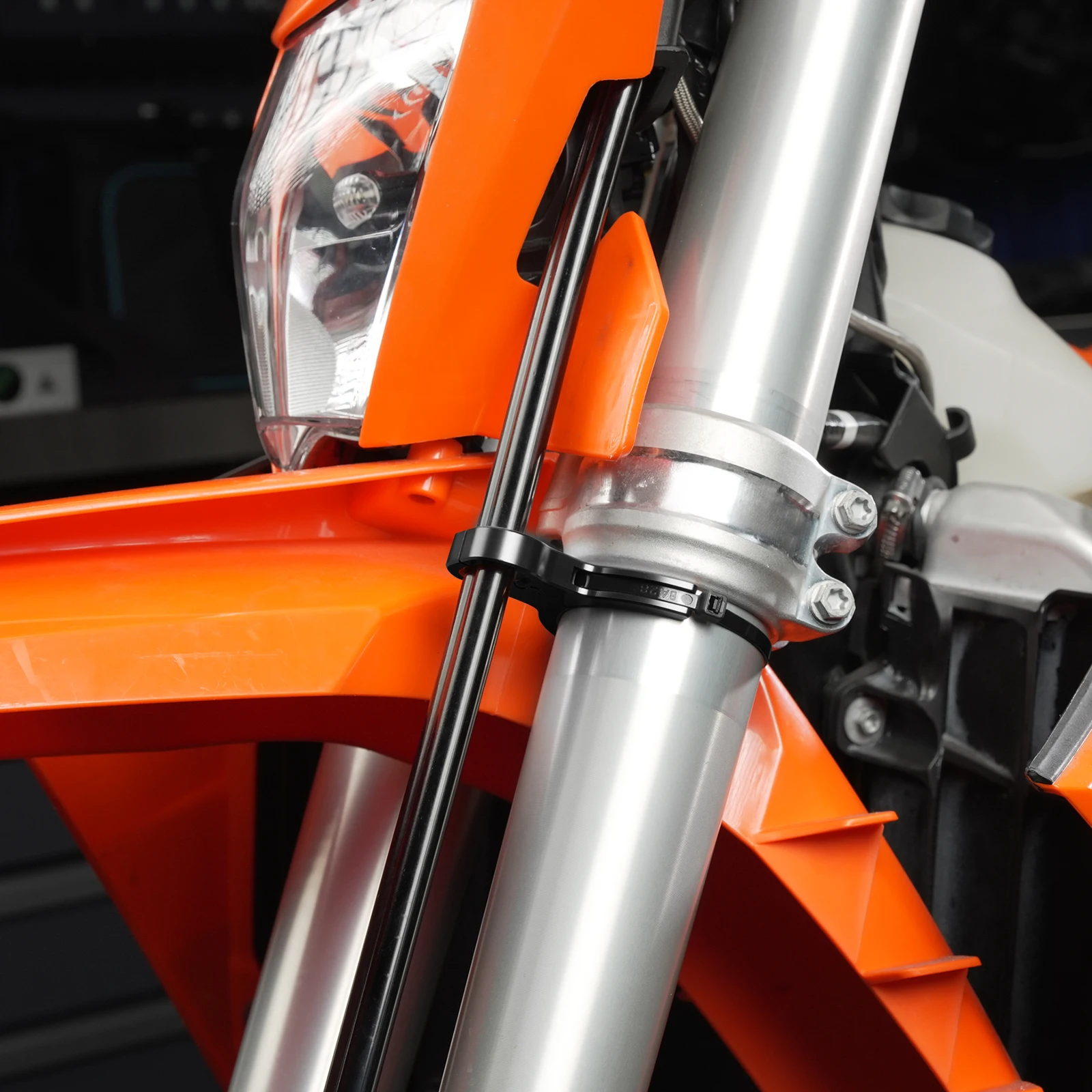 NICECNC For KTM SXF 450 2023-2025 SX 125 SX 250 SXF 350 XCF 350 XCF 450 Steering Damper Bracket & Front Brake Line Guide
