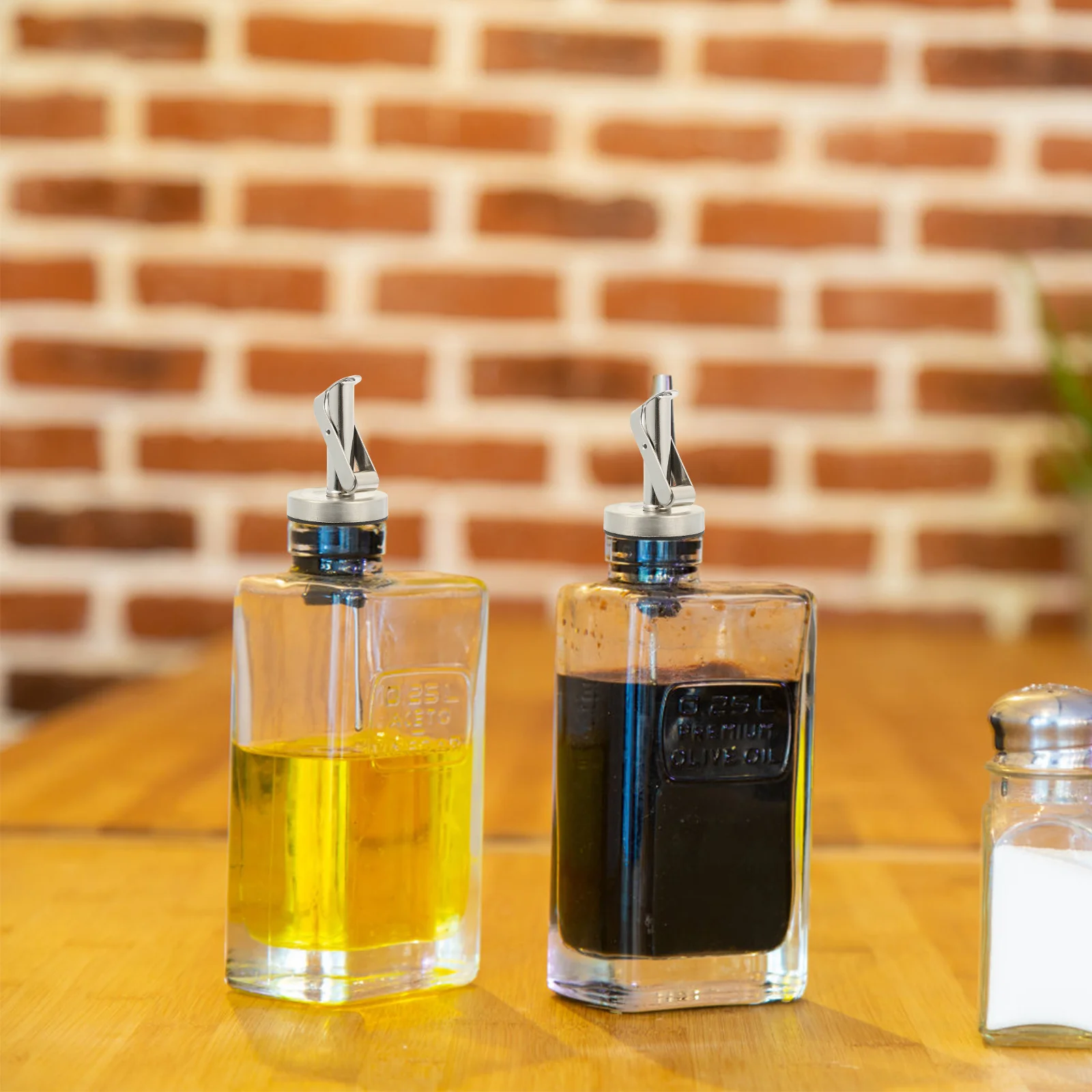 

2Pcs Oil Bottle Stopper Spout Stainless Steel Practical Leakproof Oil Pourer Kitchen Supplies Kitchen Supplies