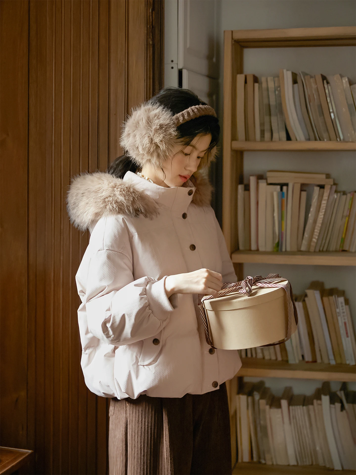 

Женская укороченная куртка-пуховик Nesoulum с отстегивающимся меховым воротником, винтажная, свободного кроя, зимнее пальто, розовое, новая коллекция National Stand