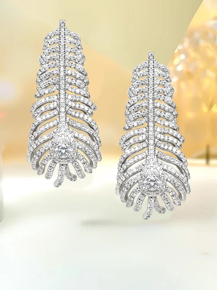 

Feather earrings 925 sterling silver inlaid with high carbon diamonds, light luxury and versatile temperament, high-end women