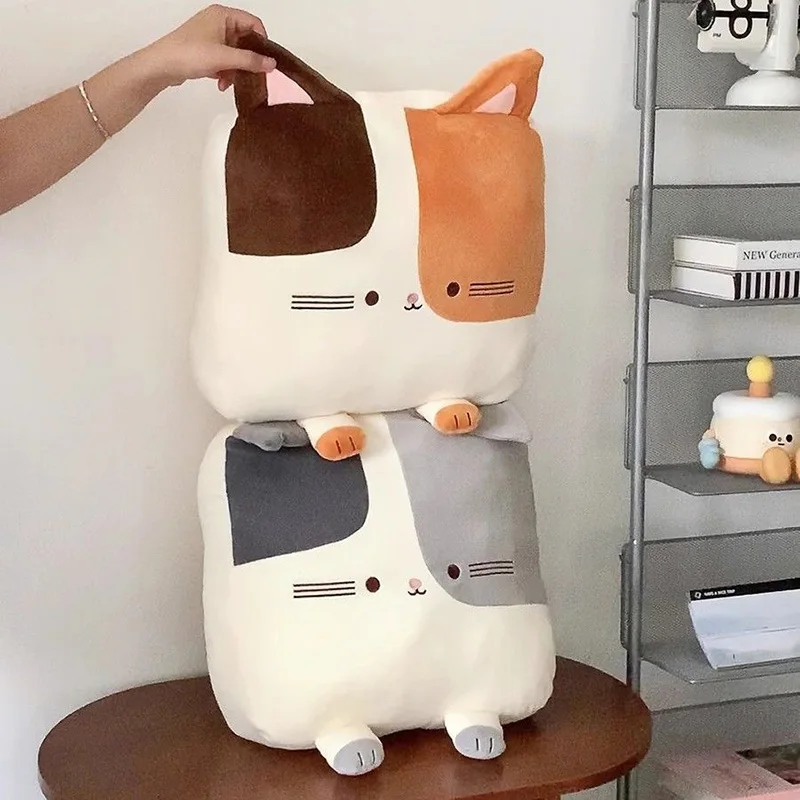 Подушка с изображением мультяшного кота