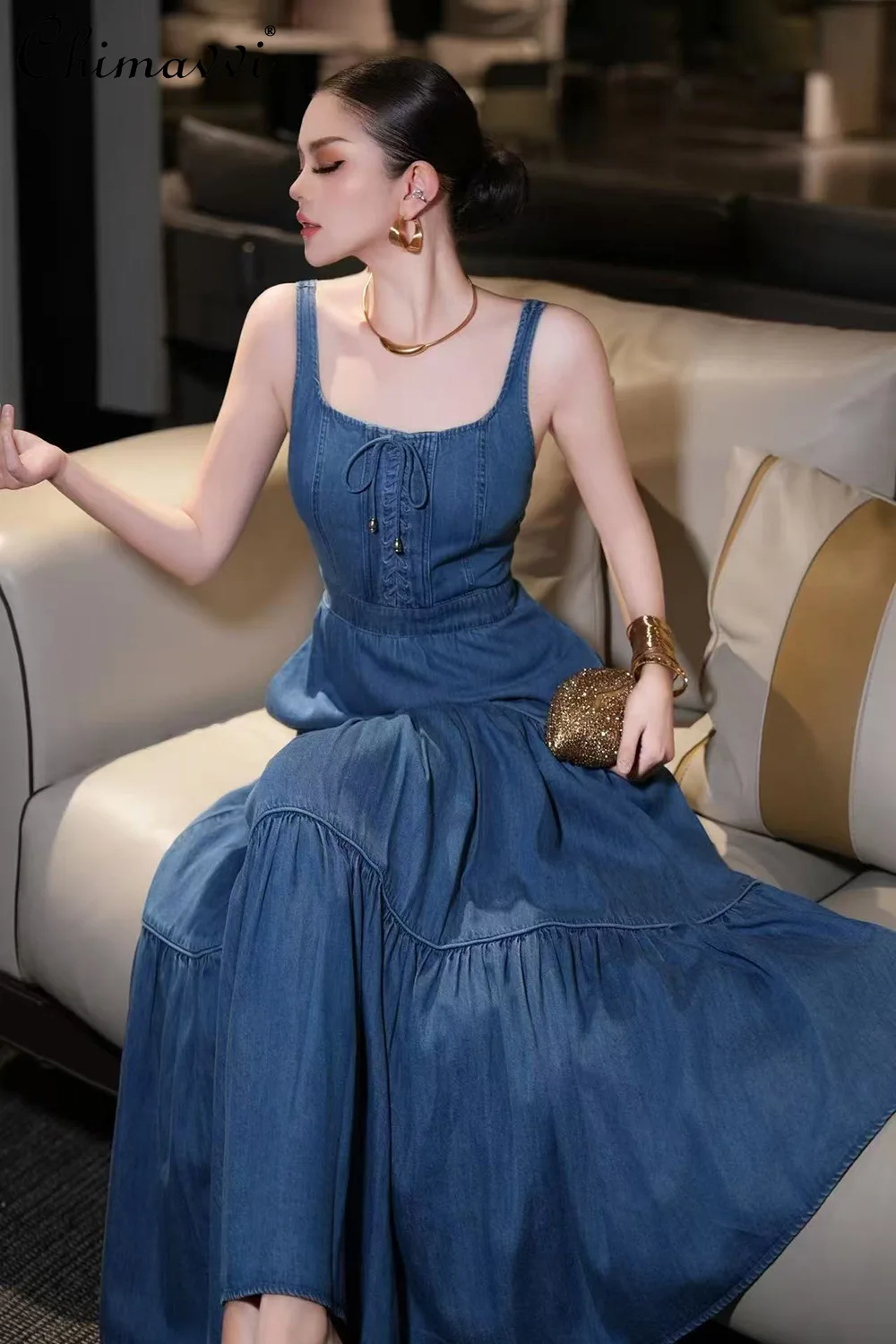 

Лето 2025 г., элегантное джинсовое платье трапециевидной формы в американском стиле в стиле ретро со шнуровкой и бантом, эластичное, тонкое, с высокой талией, синее джинсовое, темпераментное, длинное платье для женщин