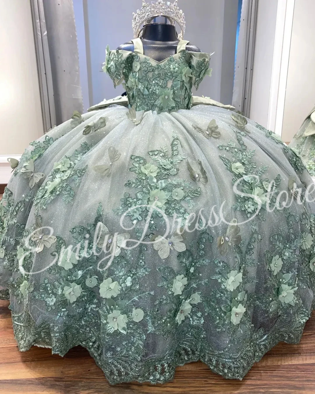 

Customized Green Flower Girl Dress For Wedding Lace Puffy Applique Sleeveless Luxury Kids Birthday First Communion Gown