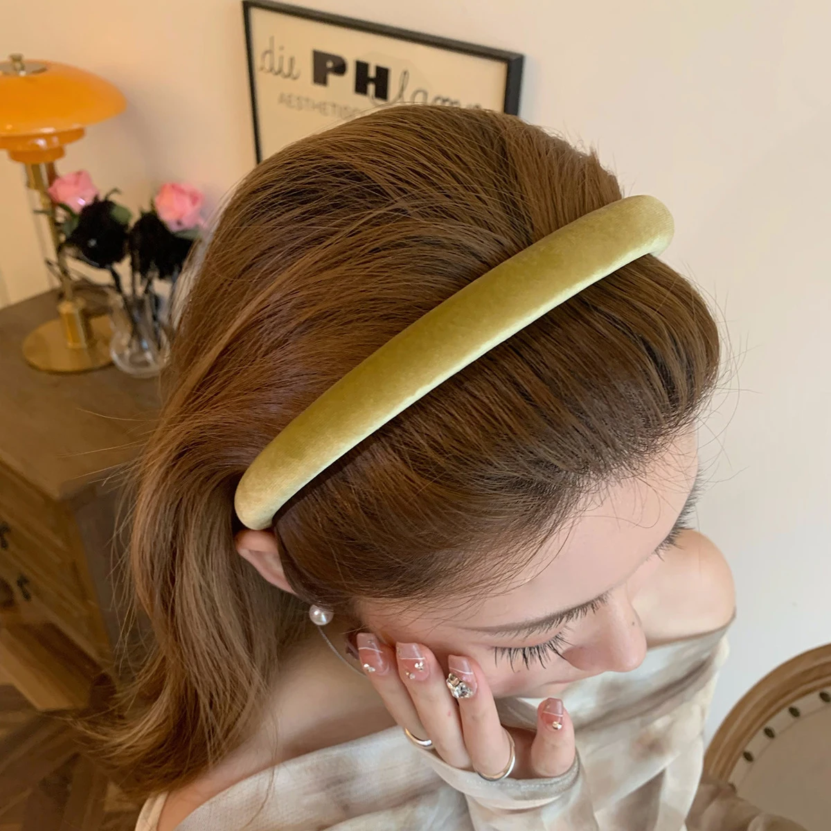 

Bezel Padded Headband for Women Vintage Solid Thick Hair Hoop Velvet Hairband Sponge Hair Band Girls Hair Accessories