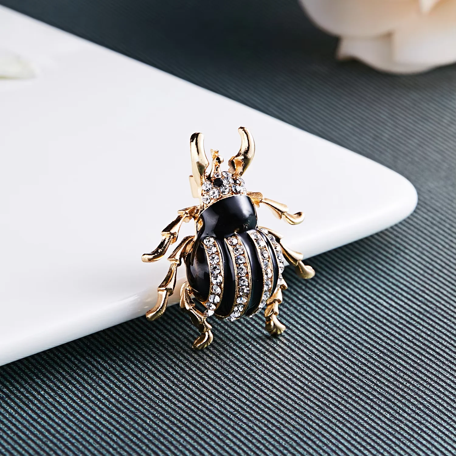 Rinhoo Insekten sammlung Emaille Pins niedlichen Cartoon Eidechse Spinnen käfer Schnecke Skorpion Broschen Revers Abzeichen gotischen Tiers chmuck – Detail 2