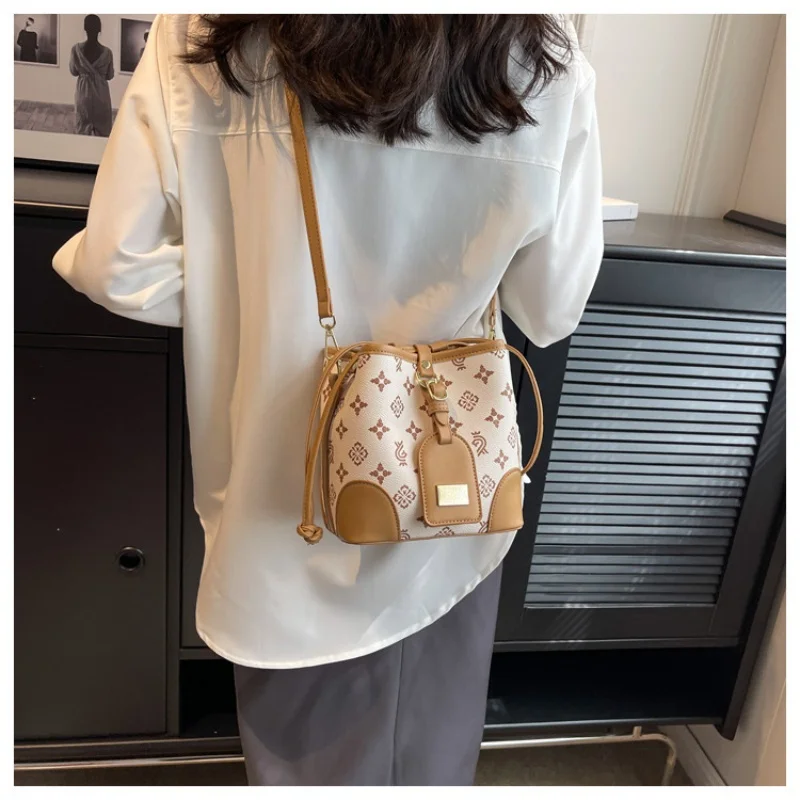 

Женская модная сумка-ведро, простая и универсальная сумка-ведро через плечо, персонализированная сумка через плечо большой вместимости