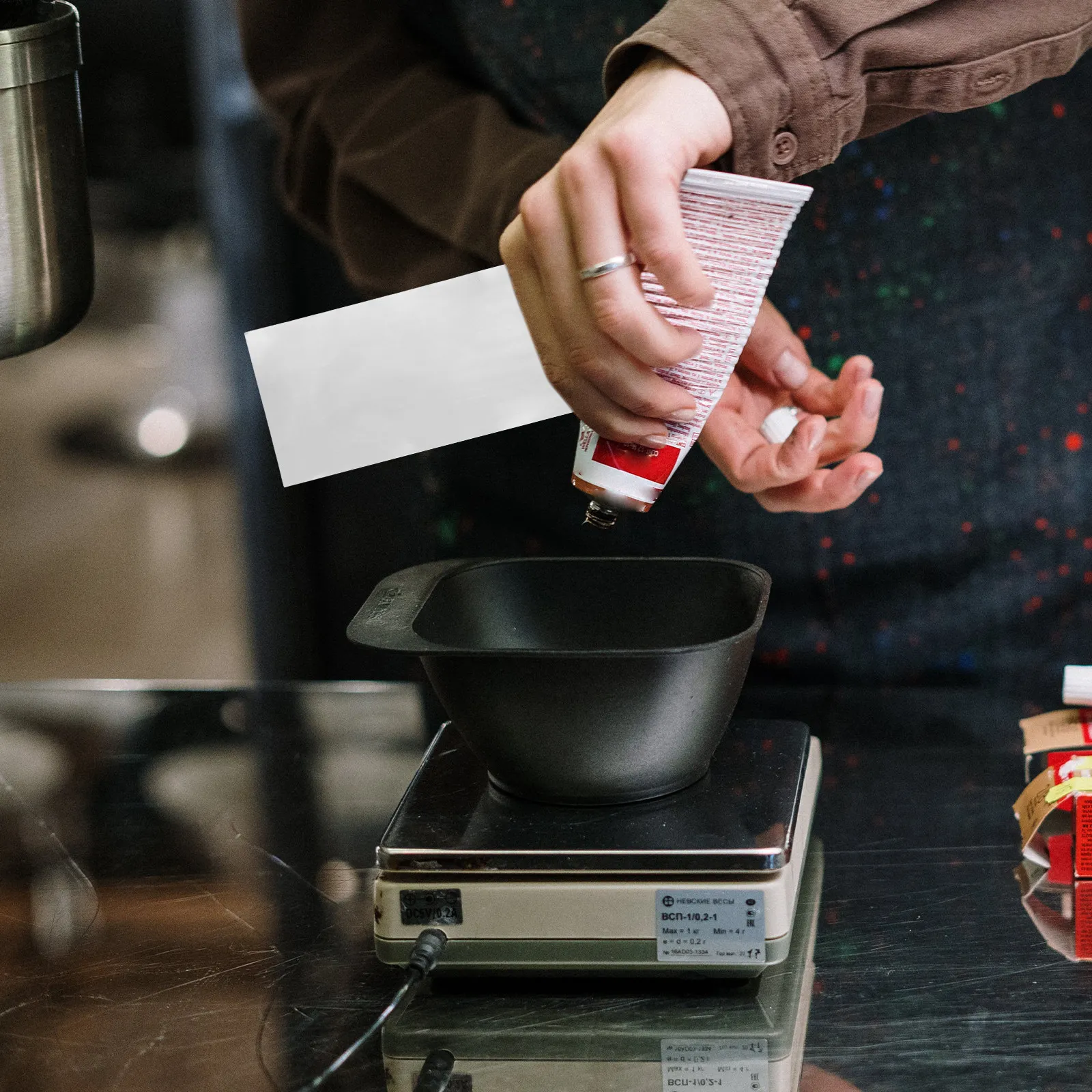 

30Pcs Hair Salon Foil Sheets Aluminum Hairdressing Perming Cold Hot Perms Hair Coloring Highlighting Supplies Professional Use