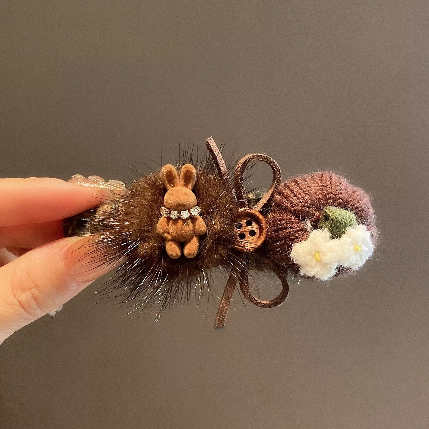 presilha-de-cabelo-adoravel-em-formato-de-coelho-acessorio-de-cabelo-elegante-e-doce-para-coque-lateral-presilha-de-cabelo-em-material-de-pelucia-presilha-de-cabelo-estilo-coreano