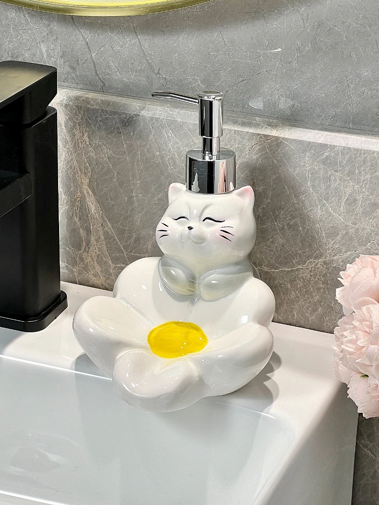

Cute Fun Lucky Cat lotion Bottle Soap Box Toilet Two in One Ceramic Shampoo Shower Gel Press Bottle bathroom accessories