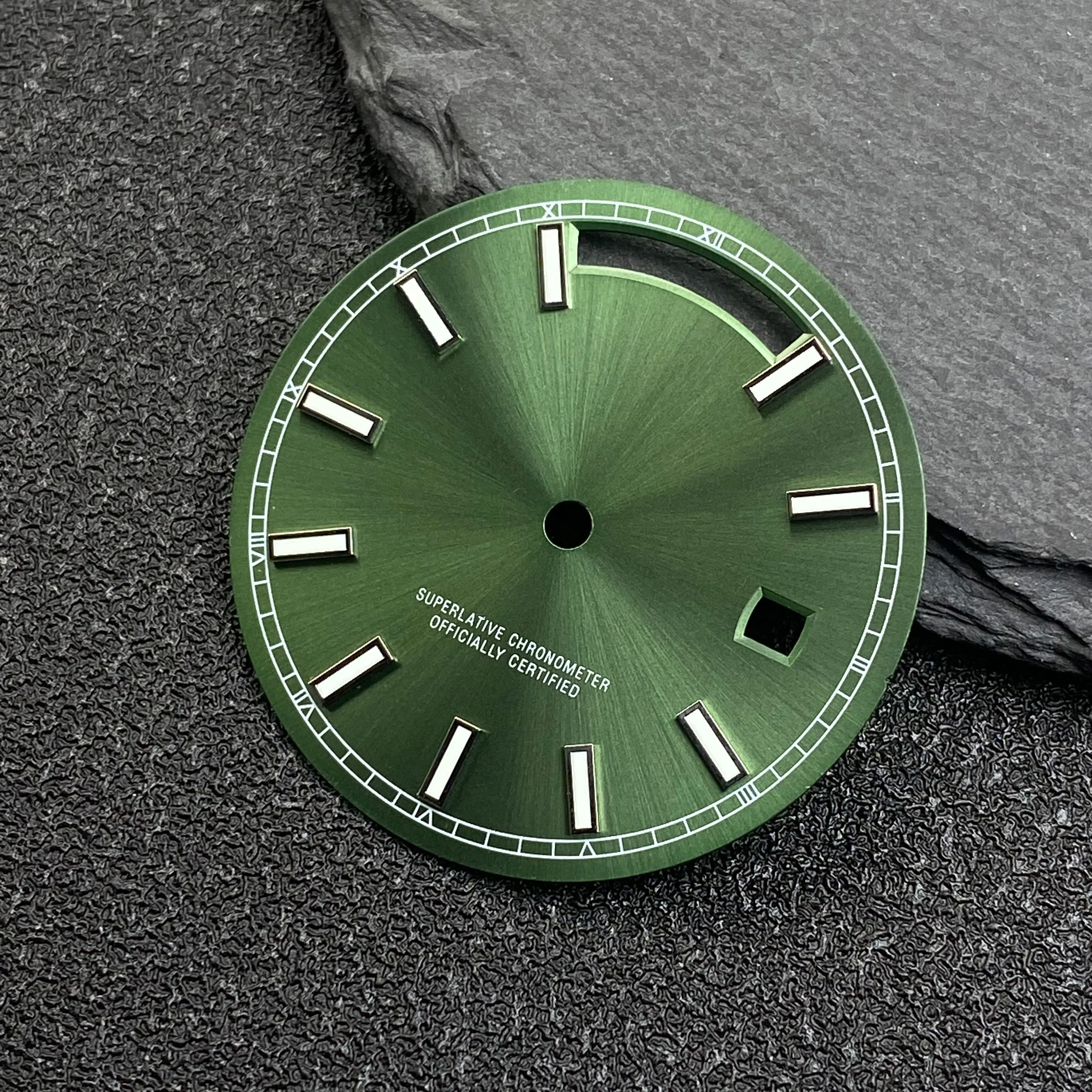 Аксессуары для циферблата 31 мм, без логотипа, днем и датой, зеленый светящийся циферблат Fot 8285, аксессуары для механизма, циферблат, индивидуальный дизайн логотипа, услуги