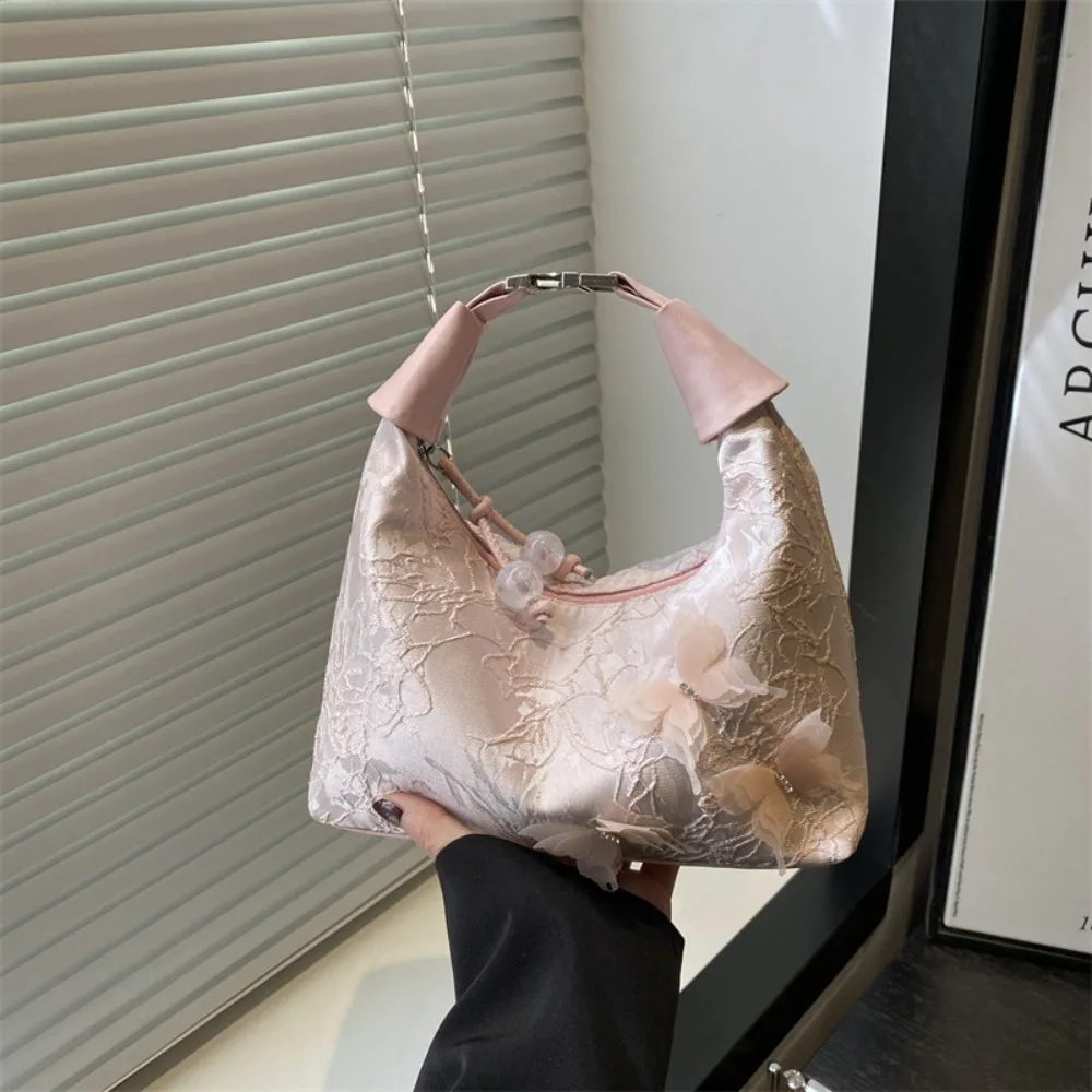 

Fine Embroidery Embroidery Handbag Adjustable Straps Pearl Pendant Shoulder Bag Nylon Texture Tote Handbag Women Fashion