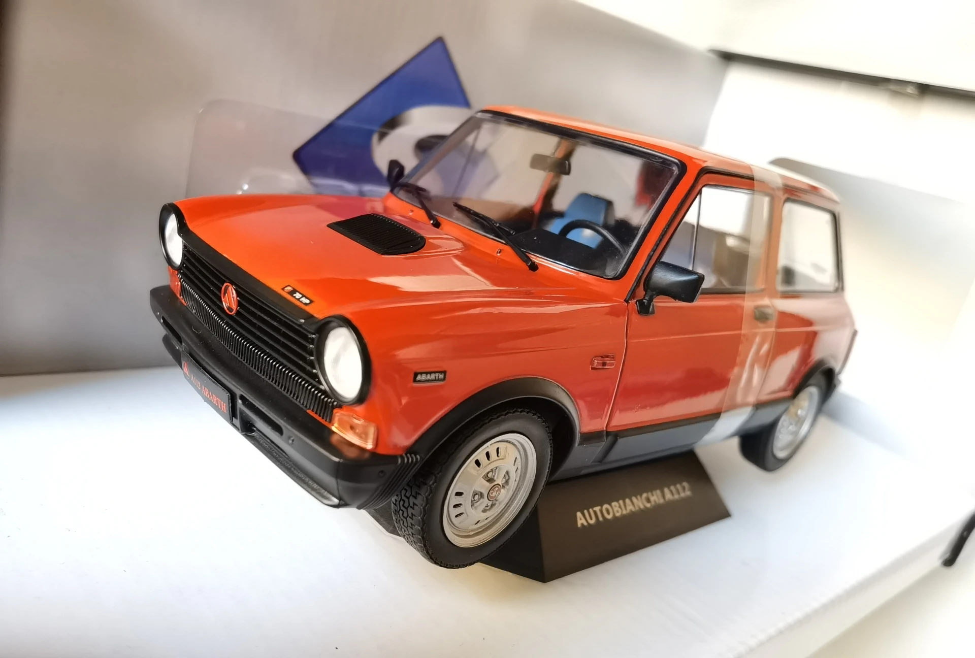 

Diecast Solido 1/18 Scale Autobianchi A112 Alloy Car Model Collectible Toy Gift Souvenir Display Ornament