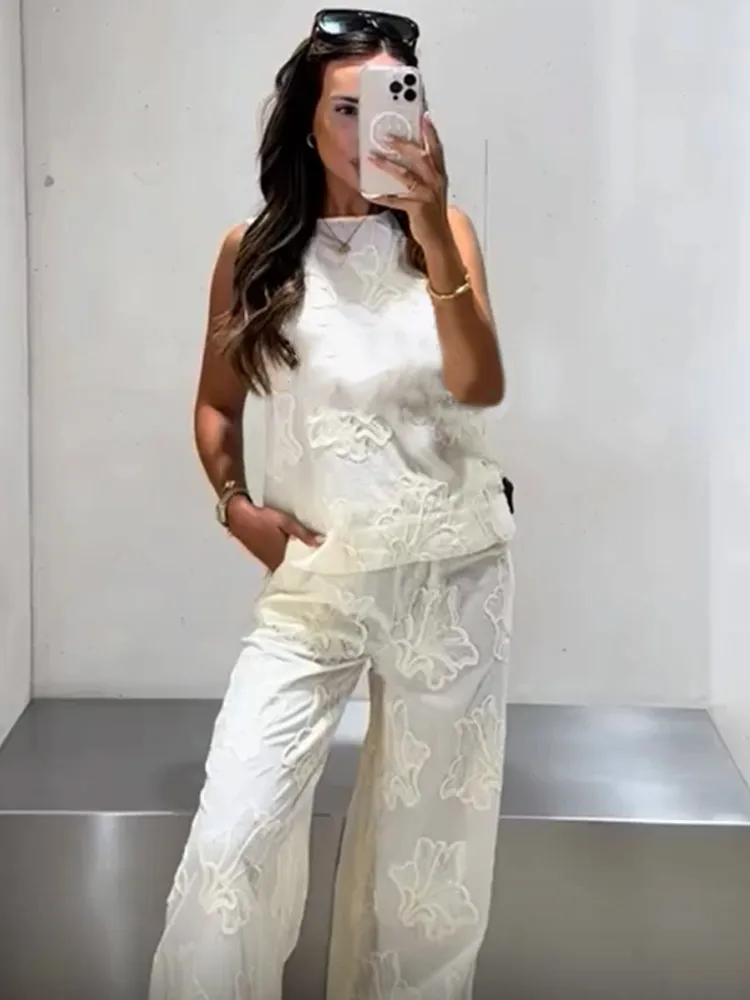 Рисунок 5 - Шикарный женский комплект из рубашки и брюк с принтом