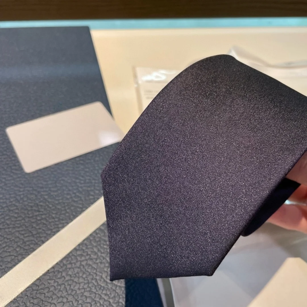 Cravatte da uomo di marca di lusso regalo di festa fatte a mano 100% twill di seta di alta qualità morbida sulla pelle stile CD papillon formale da lavoro
