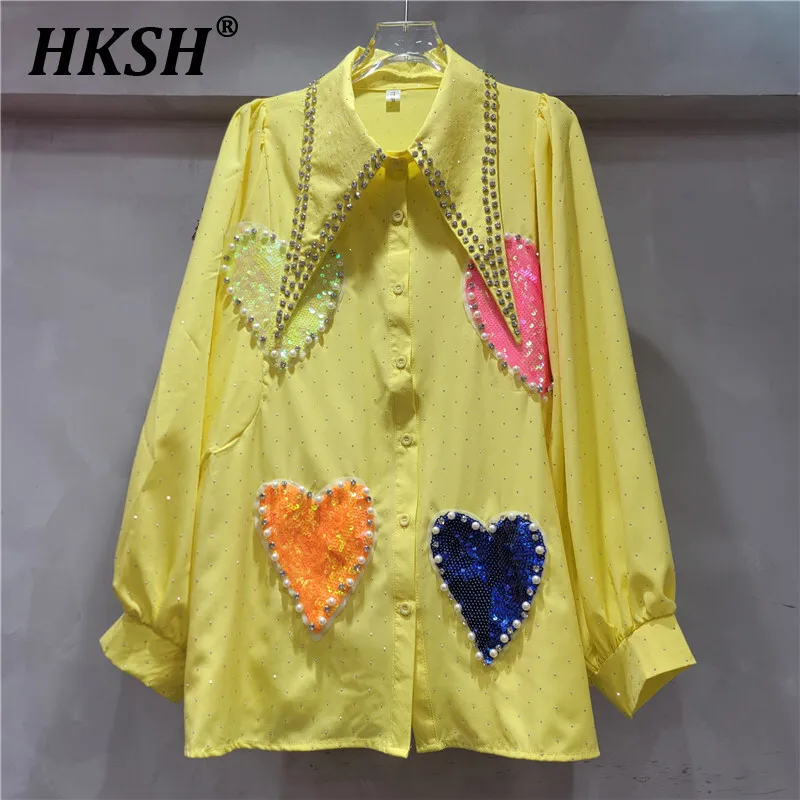 

HKSH 2025 Spring New Women's Heavy Hot Stamping Diamond Colored Heart Sequin Nail Bead Long Sleeved Versatile Loose Shirt HK5091
