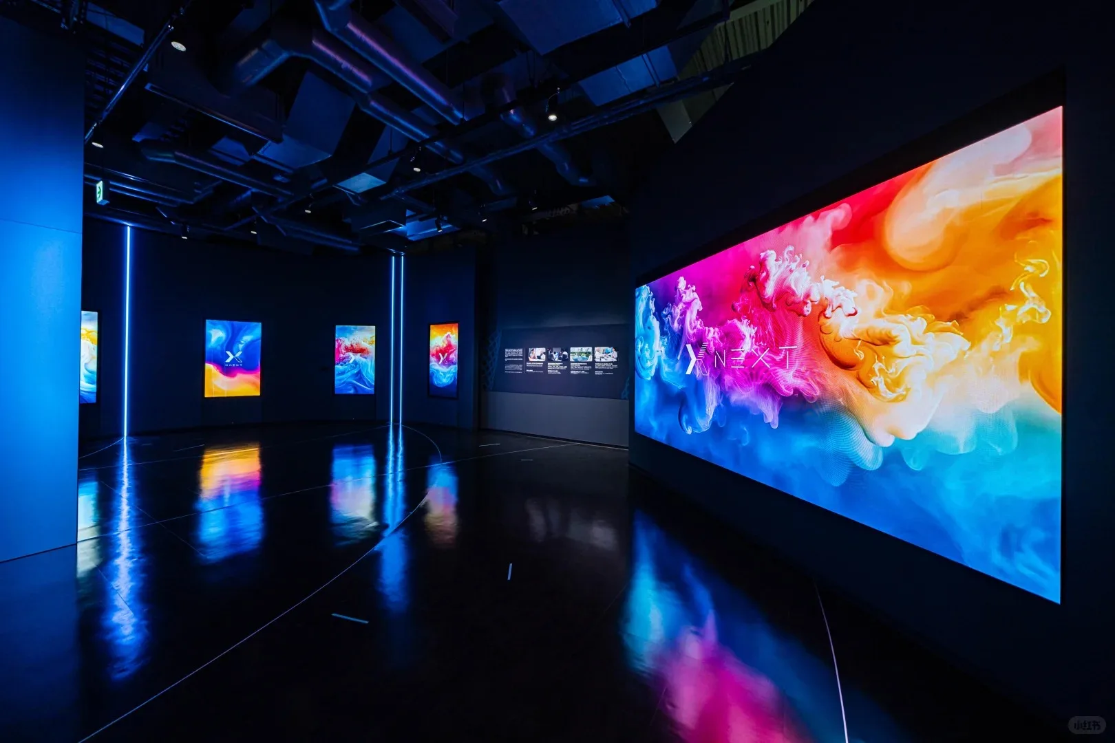 

DIP Technology P1.25mm Indoor LED Display Hanging Advertising Screen Full Color UHD Large Video Wall