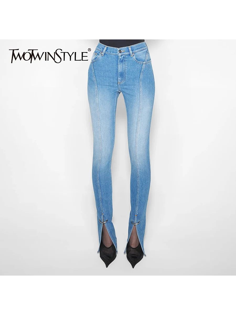 

TWOTWINSTYLE для похудения, базовые джинсы с карманами для женщин, высокая талия, с разрезом в стиле пэчворк, металлическое кольцо, модные джинсы, женская одежда