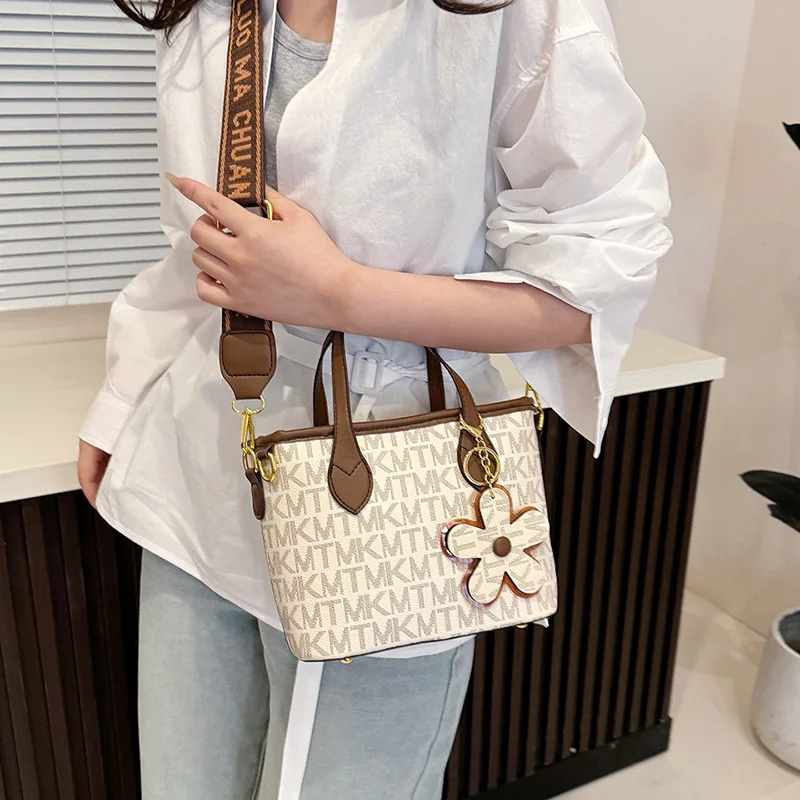 

2025 spring and summer new fashion printed bucket bag retro letter bag versatile tote bag