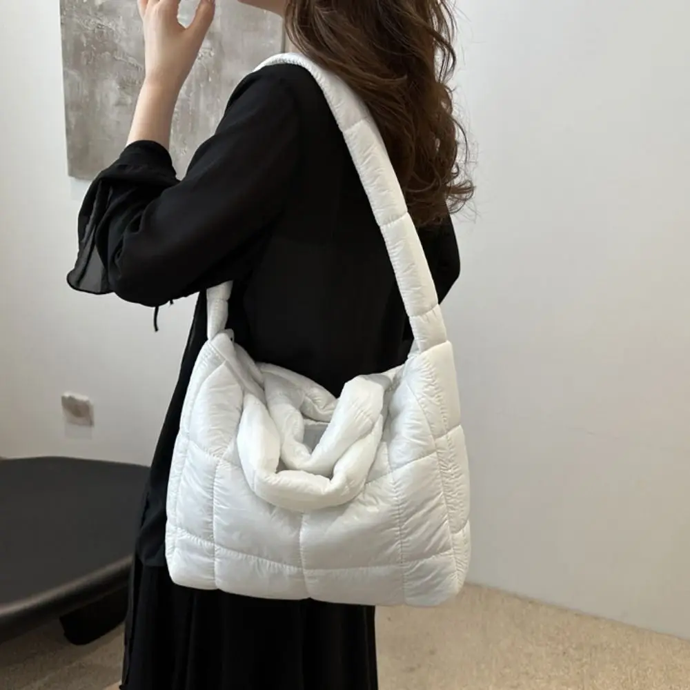 

Fashion Nylon Space Cotton Handbag Solid Color Padded Cloud Tote Bag Handle Commute Puffy Shoulder Bag Ladies