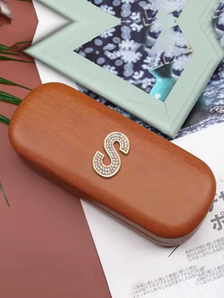 

Customized Elegant Glasses Case - Wood Grain PU Personalized Customer Name Sweet-Toned Charm: Crystal Accent Optional Decor