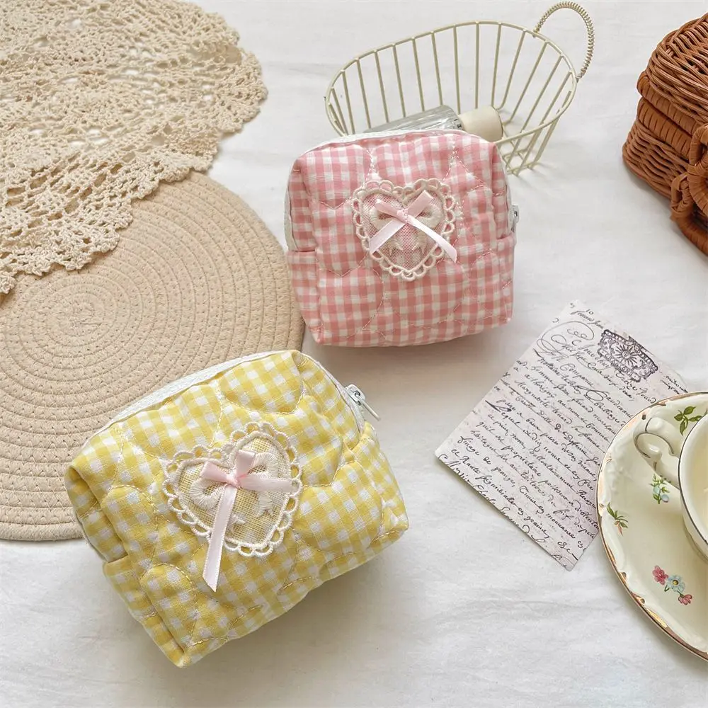 Quilted Portable Cosmetic Bag Plaid Gingham Heart-shaped Travel Toiletry Pouch Small Three-dimensional Bow Zipper Coin Purse