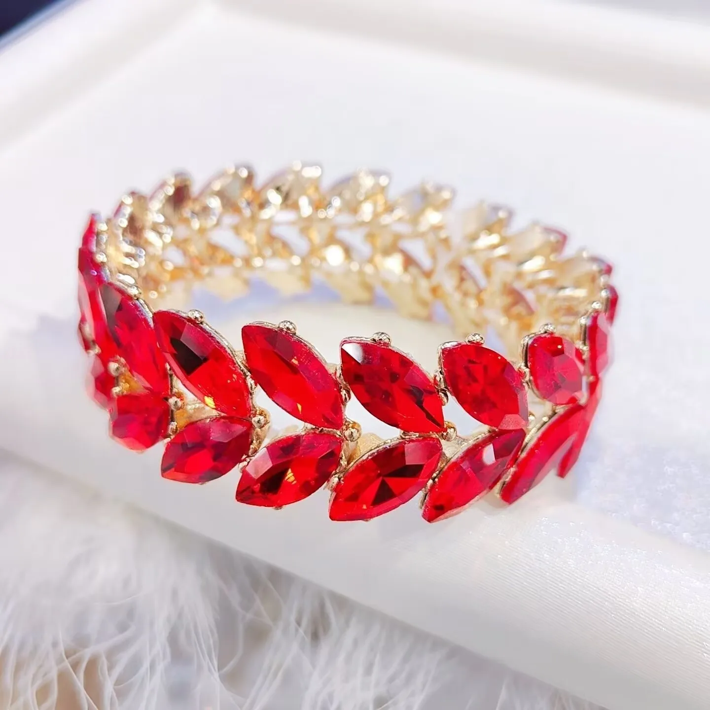 

New Colorful Crystal Heart Stretch Bracelet Women Trendy Wear Crystal Glass Ball DIY Jewelry Bracelet