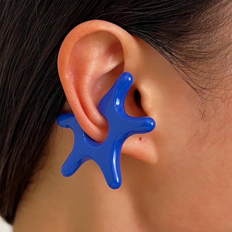 1Pcs Exaggerated Acrylic Star Ear Clip for Women Fashion Personality Big Red Blue Black No Pierced Ear Cuff Party Daily Jewelry