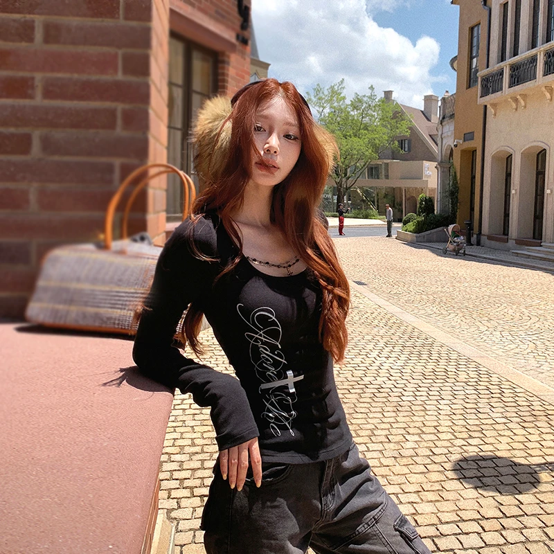 Thumbnail 4 - #4 Trending Womens Graphic Print Tees Right Now