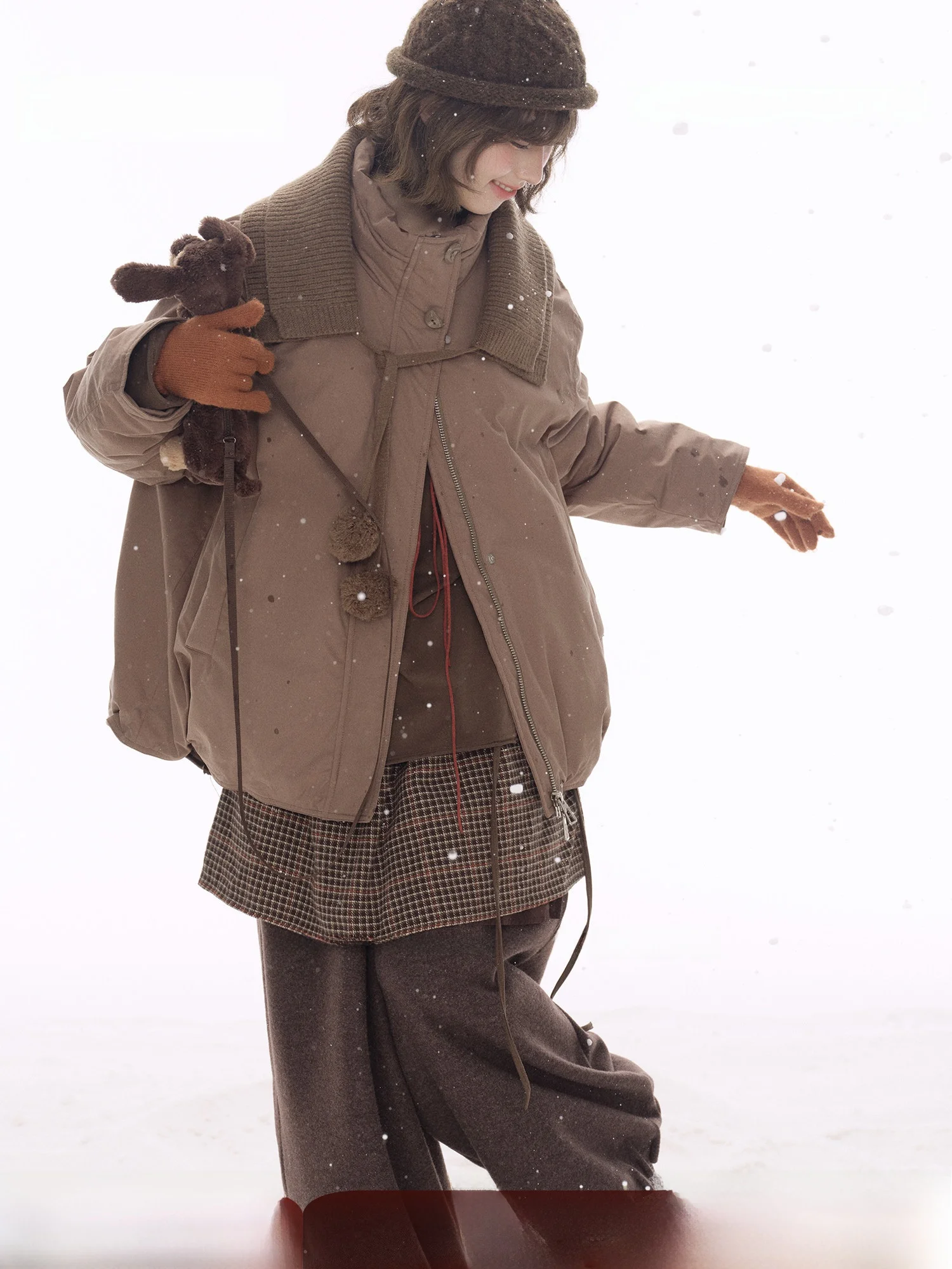 

Ретро-пуховик TIONGTIONG для женщин с присборенным шарфом, 90% белый пух, свободный крой, зимняя модная верхняя одежда