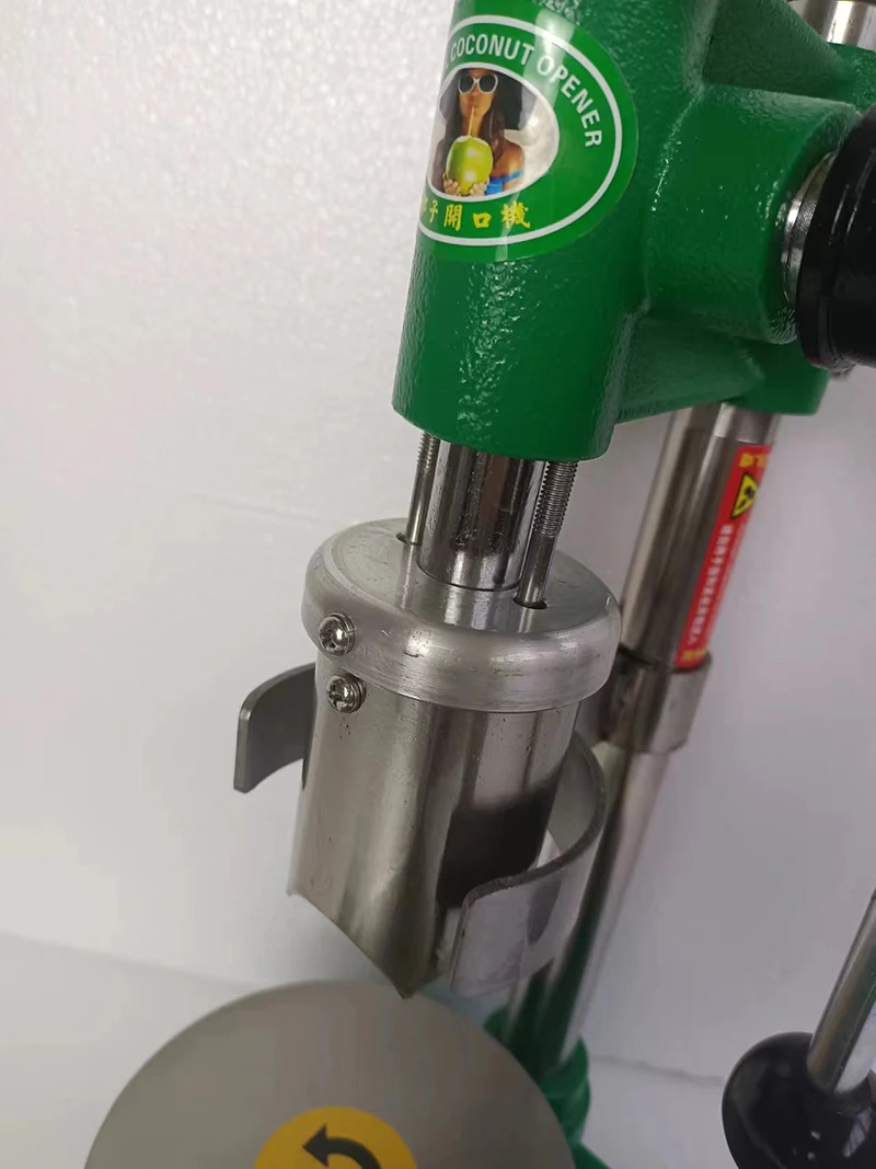 304ステンレス鋼刃材ヤングココナッツオープナー＆パンチャーマシンテンダーココナッツオープナー食品加工機械